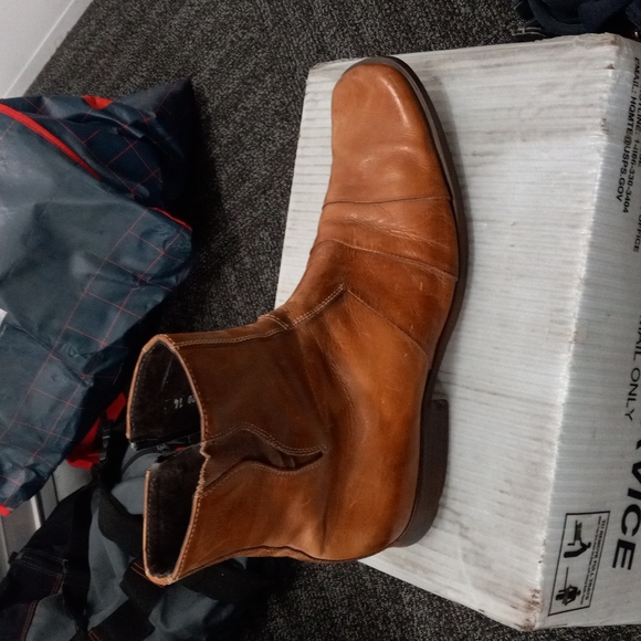 Kenneth Cole REACTION sz 14 zip up boots - Picture 3 of 17